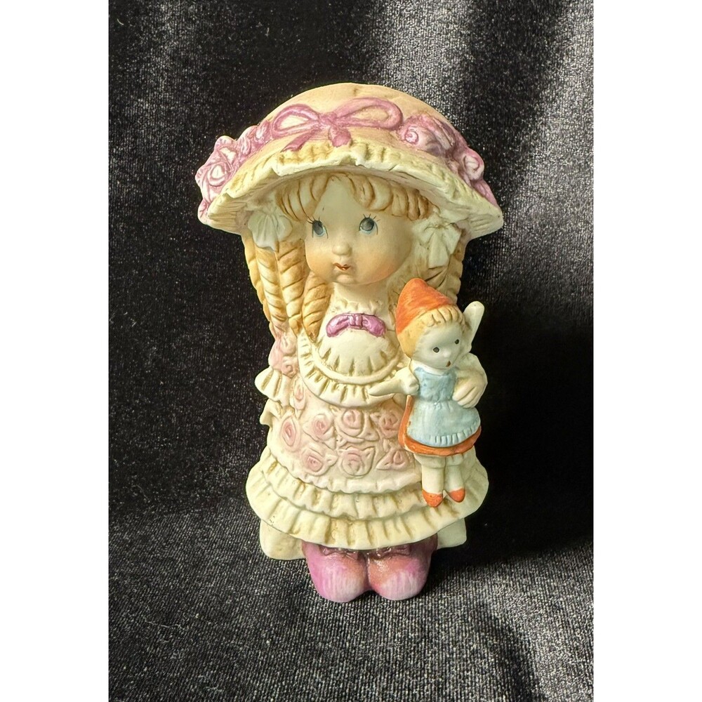 VINTAGE LITTLE GIRL DOLL CURLY HAIR BIG HAT PORCELAIN FIGURINE